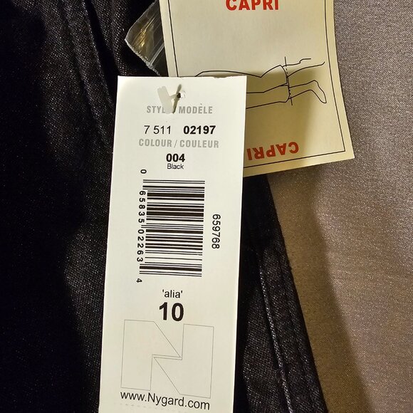 ALIA Woman's Capris - Picture 5 of 6